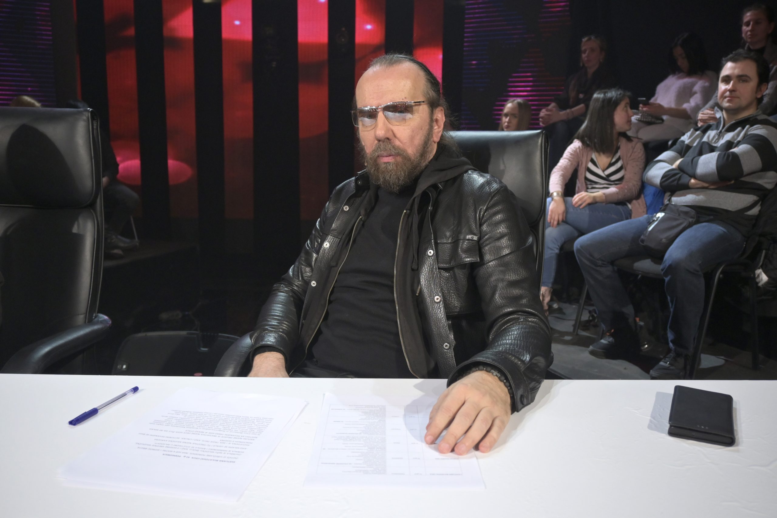 "Imamo više pevačica u Americi nego u Srbiji" Frontmen "Nevernih beba" otkrio u kakvim je odnosima sa bivšim koleginicama iz benda 5 MILAN DJURDJEVIC NEVERNE BEBE NNK SNIMANJE 22022023 FOTO LUKA 1 ok