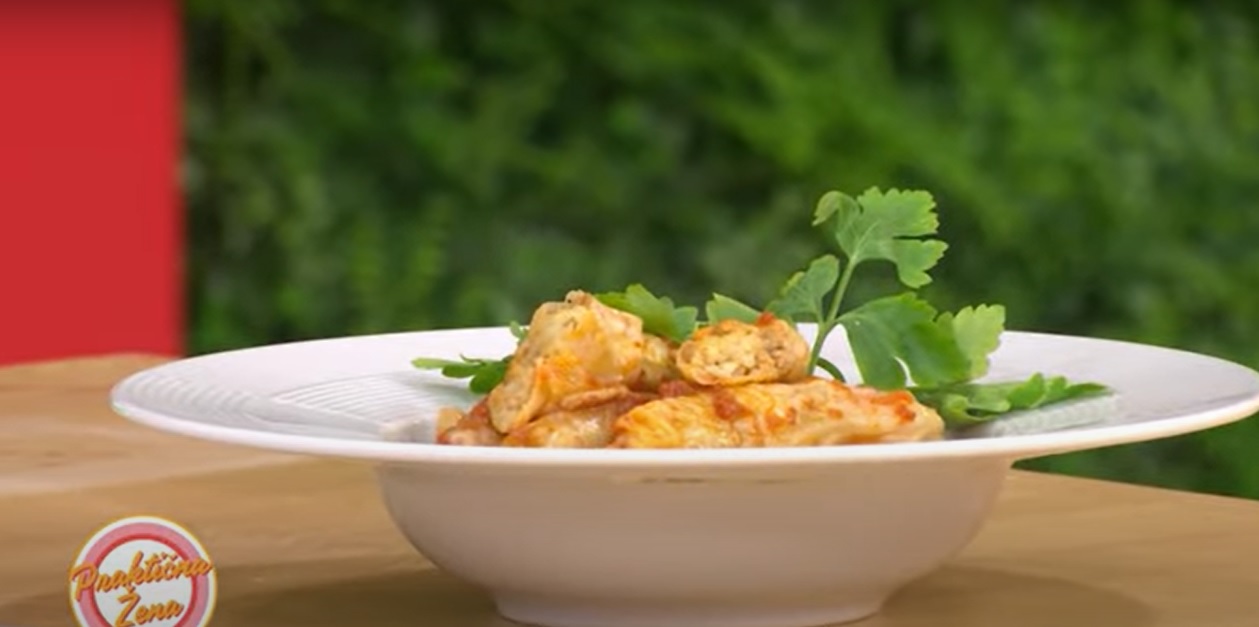 Sarma od slatkog kupusa, zimski užitak za tople dane (VIDEO) 5 Sarma 1