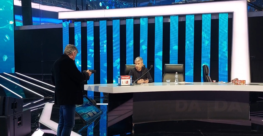 Uživo sa snimanja "Zvezda Granda": Evo šta čuvena osmorka radi iza kamera (VIDEO) 6 Screenshot 20230327 154801 Gallery