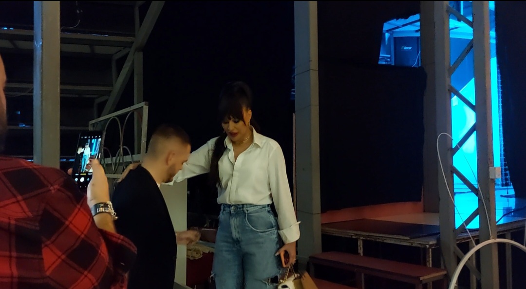 Uživo sa snimanja "Zvezda Granda": Evo šta čuvena osmorka radi iza kamera (VIDEO) 5 Screenshot 20230327 155130 Gallery