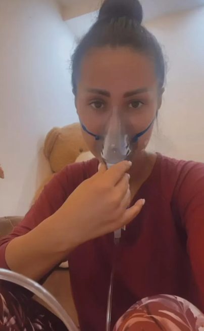 Svi se pitaju da li je pevačici ugroženo zdravlje: Aleksandra Bursać ponovo završila na infuziji (VIDEO) 6 bursac aleksandar