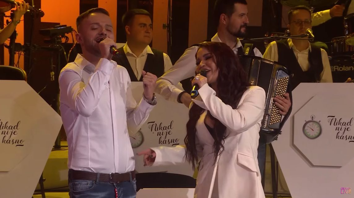 Aleksandra Mladenović i Kosmajac priredili boemsko veče: Zapevali i naježili ceo studio (VIDEO) 6 kosmajac i aleksandra pevanje uzivo