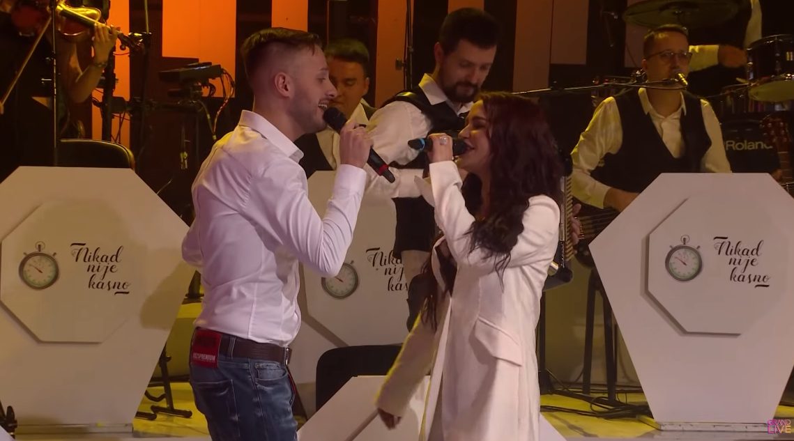 Aleksandra Mladenović i Kosmajac priredili boemsko veče: Zapevali i naježili ceo studio (VIDEO) 5 kosmajac i mladenovicka pevanje uzivo 1