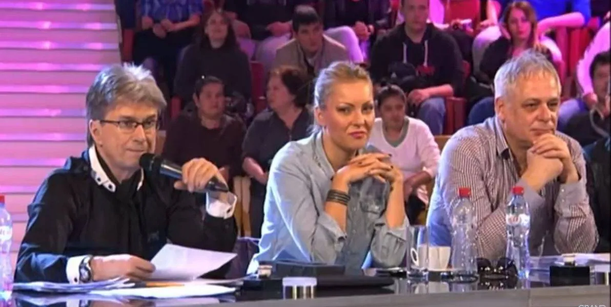 Ovo će se prepričavati: Uroš Živković na kolenima, Suzana Jovanović u transu (VIDEO) 9 090b1ba101d8af7b0f92ce20c67430f36b729e2c