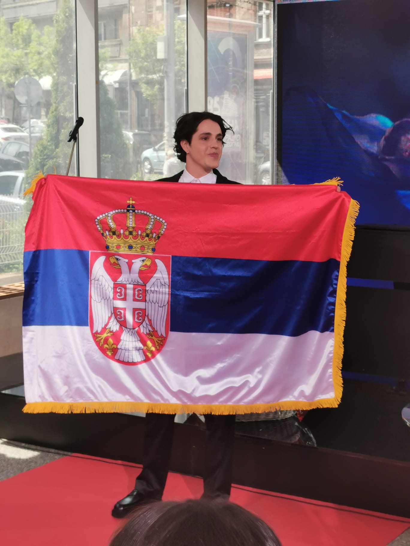 Luke Black ispraćen na Evroviziju: Naš predstavnik uz muziku krenuo put Liverpula (VIDEO) 7 IMG 20230428 WA0027
