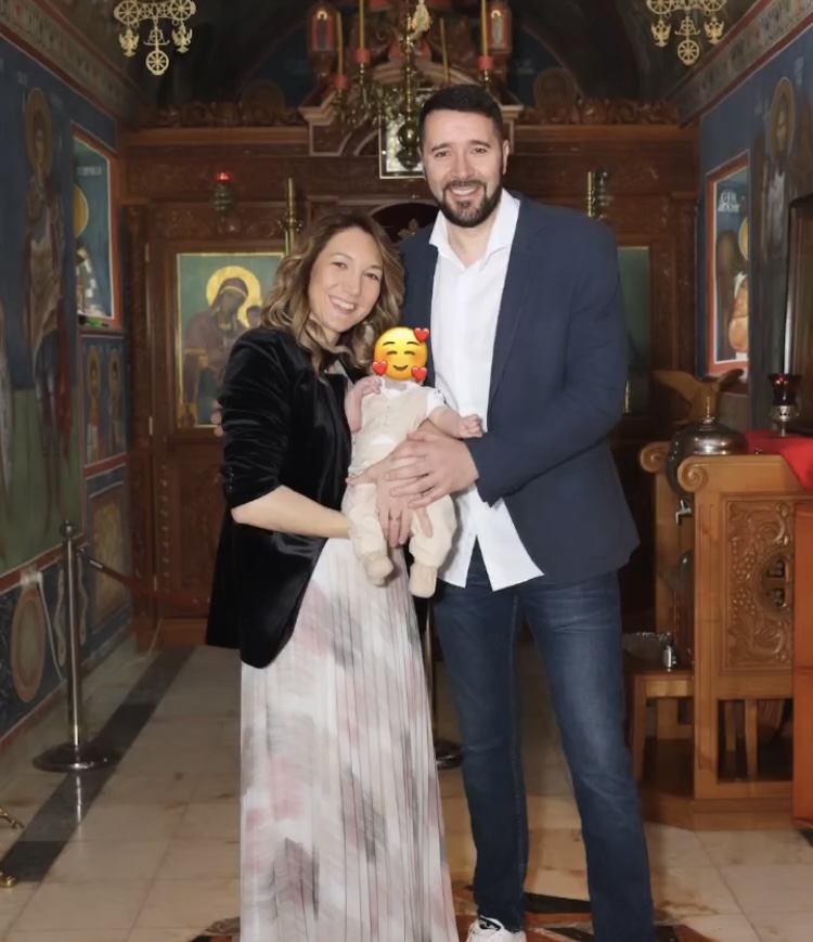Slobina žena podelila porodične fotografije, prizor topi srca (FOTO) 8 IMG 3262