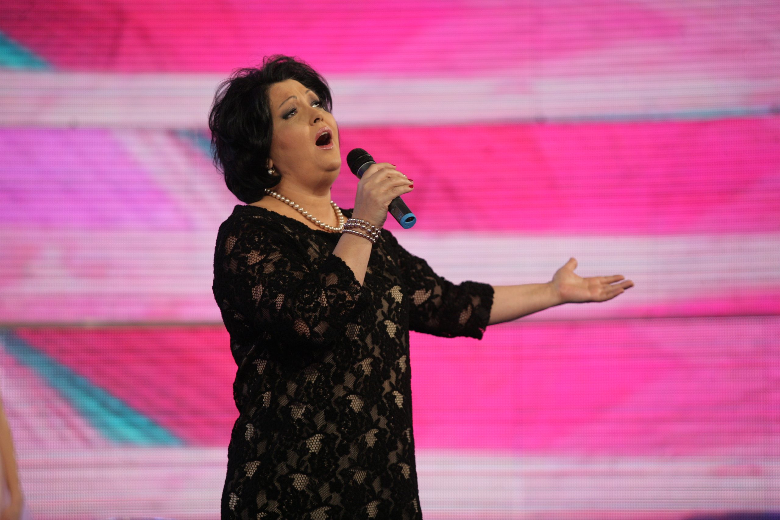 Verica Šerifović otkrila koliku penziju prima za 39 godina radnog staža: "Uplaćivala sam u dve države" 5 Verica Serfovic 1