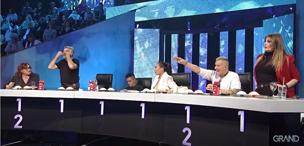 Ceca napustila stolicu u žiriju, Popović je uzaludno molio da se vrati: "Neću, doviđenja, prijatno" (VIDEO) 5 hioope