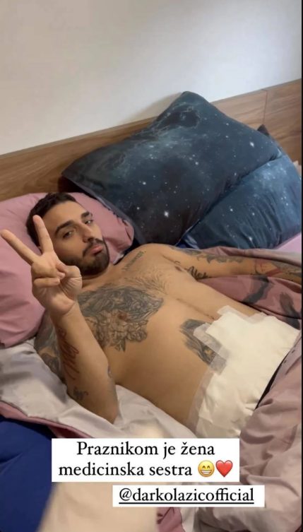 "Praznikom je žena medicinska sestra", Darko Lazić se još uvek oporavlja, a kako ga supruga neguje je za svako divljenje (FOTO) 6 hudi