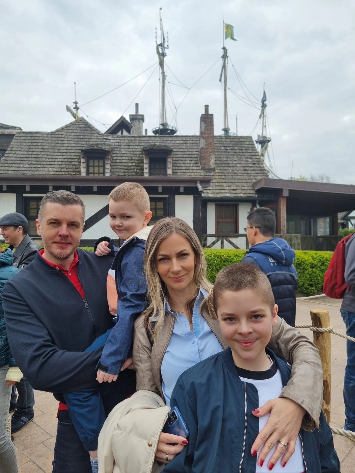 Joca Savić ponosno pokazao porodicu, pa otkrio kako je osvojio suprugu: "Znao sam da će biti moja žena" (FOTO) 6 joca savic