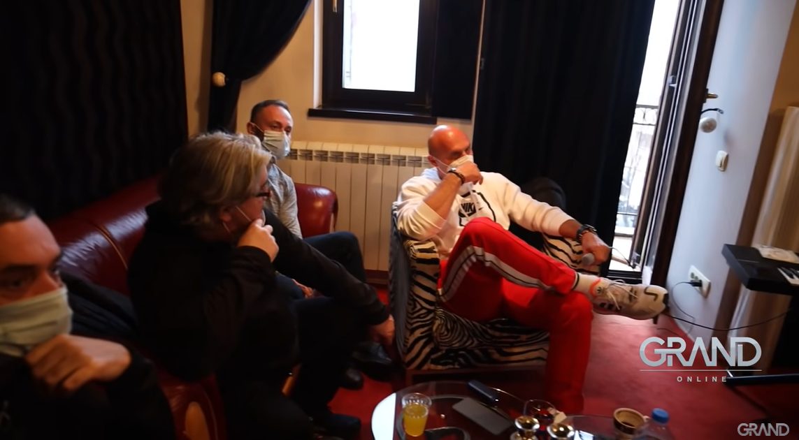 Mili otkrio misteriju - Zašto je ceo njegov studio u zebrastom printu i odgovor stvarno ima logike 8 Screenshot 2023 05 08 161628 1