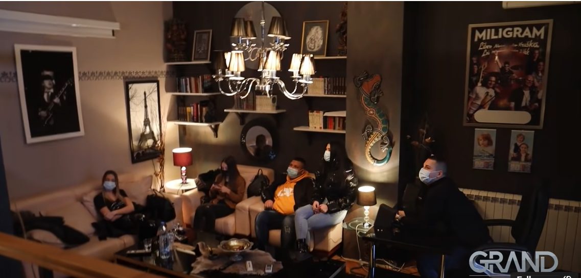 Mili otkrio misteriju - Zašto je ceo njegov studio u zebrastom printu i odgovor stvarno ima logike 6 Screenshot 2023 05 08 161711 1