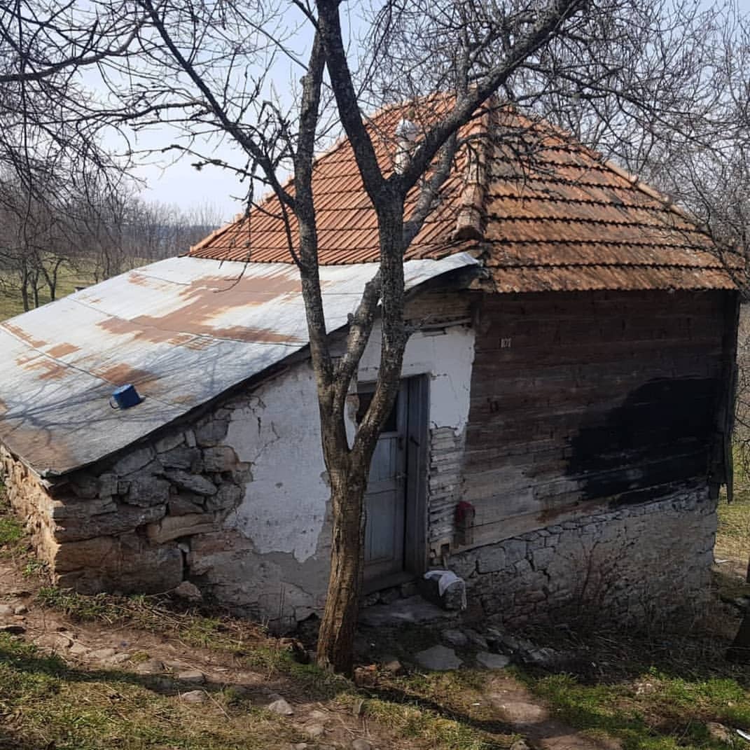 Topalko trosna kuca