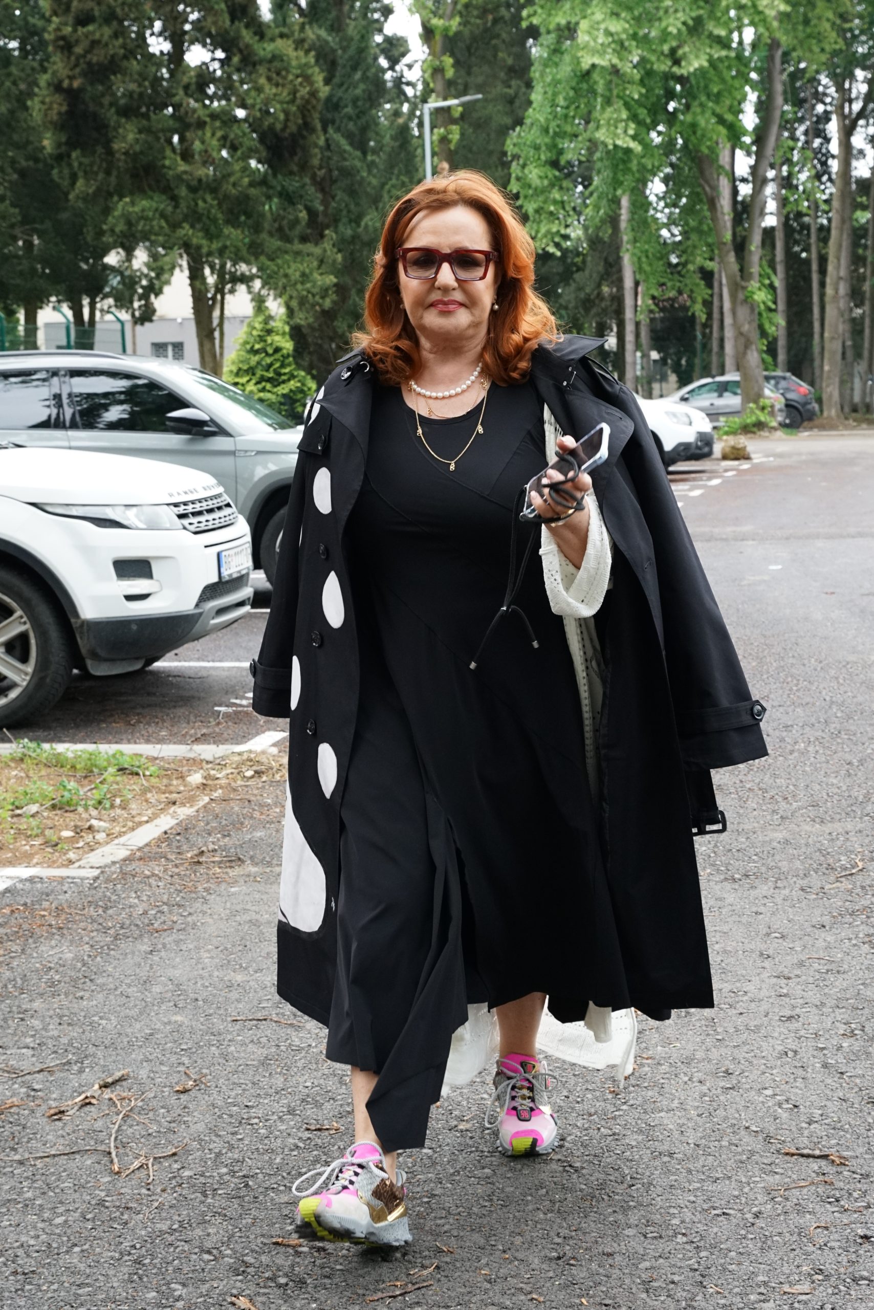 Ana Bekuta iznenadila današnjim stajlingom, jedan detalj svima upada u oči (FOTO) 5 ba