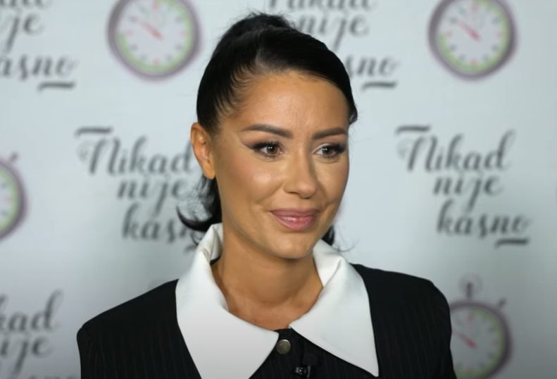 Aleksandra Bursać doživela najveći peh u karijeri: Gosti joj naručili pesmu koju nije znala, a veliki je hit: "Naučila sam je posle toga" 2 bursac