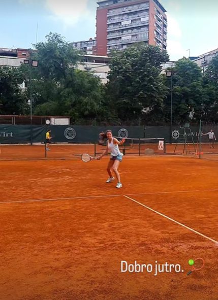Sanja Kužet uhvaćena na tenisu: Ovako se voditeljka ponaša kada se ugase kamere, zbog jednog poteza svi joj kažu: "Bravo" (FOTO) 6 hsdui