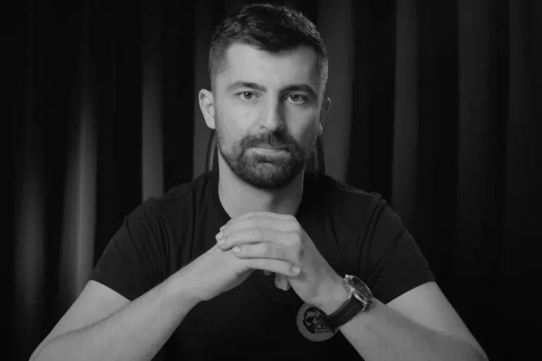 Motoristi turiranjem ispraćaju na večni počinak preminulog jutjubera, porodica neutešna! 6 mirko