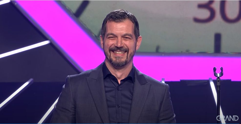 Žika Jakšić obnovio gradivo iz pčelarstava, usred emisije polemisao o trutovima: "Nije mi bilo jasno kako to funkcioniše" 5 stevan laz