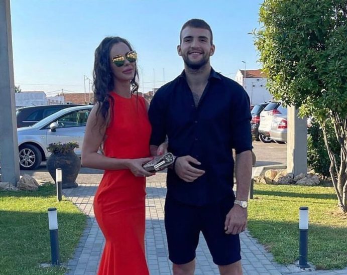 Otkriveno kako će se zvati treći unuk Cece Ražnatović! Roditelji odabrali ime jakog značenja: "Kome se ne sviđa neka promeni kanal" 4 kako će se zvati treći unuk Cece Ražnatović