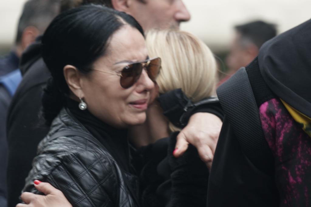 Zlata Petrović skrhana bolom: "Danas je preminuo, nisam dobro" 6 zlata petrovic sahrana