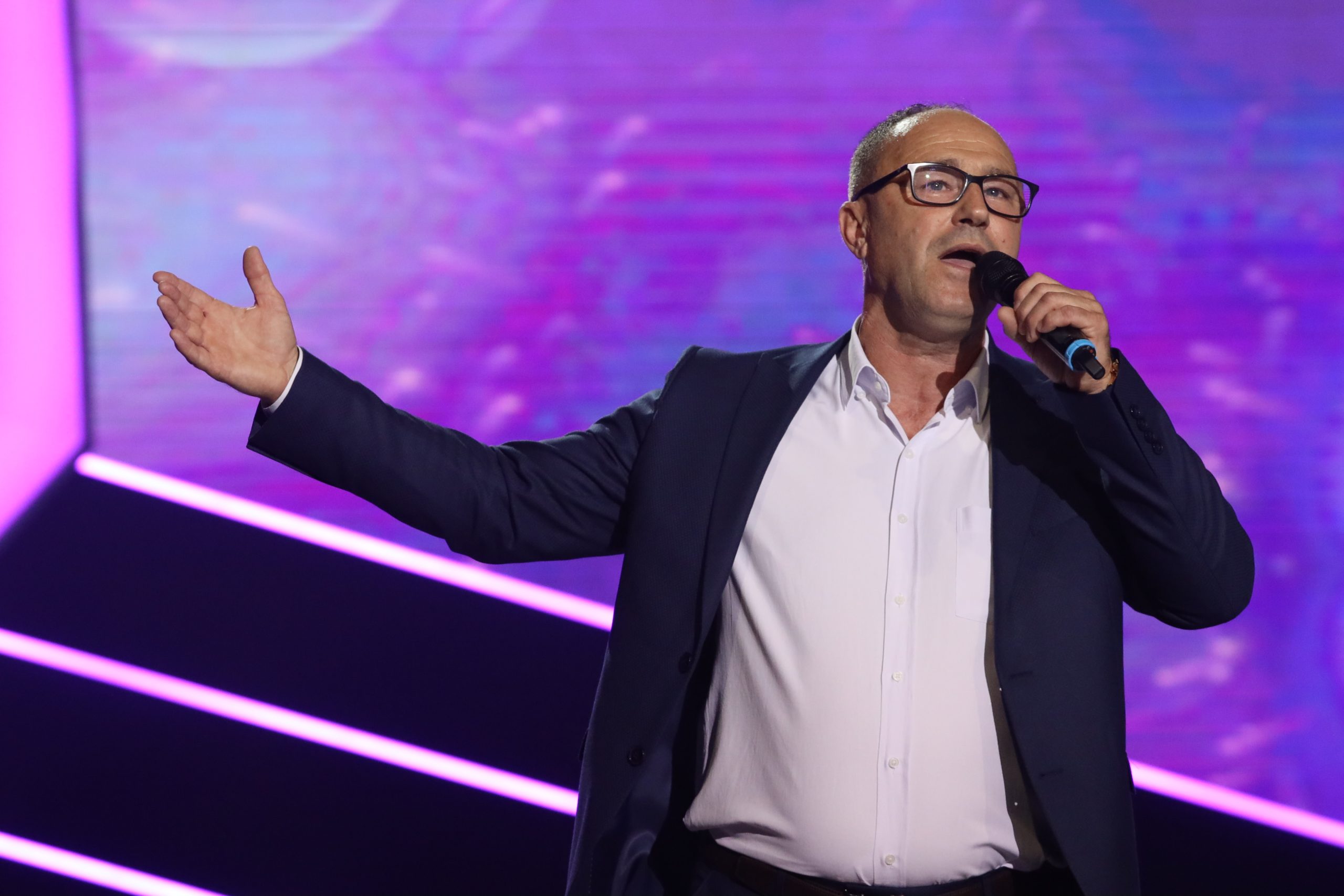 "Na ovaj način želim da joj se zahvalim": Edvin Husarić posvetio pesmu posebnoj osobi, veteran na ivici suza 6 0A0A4442