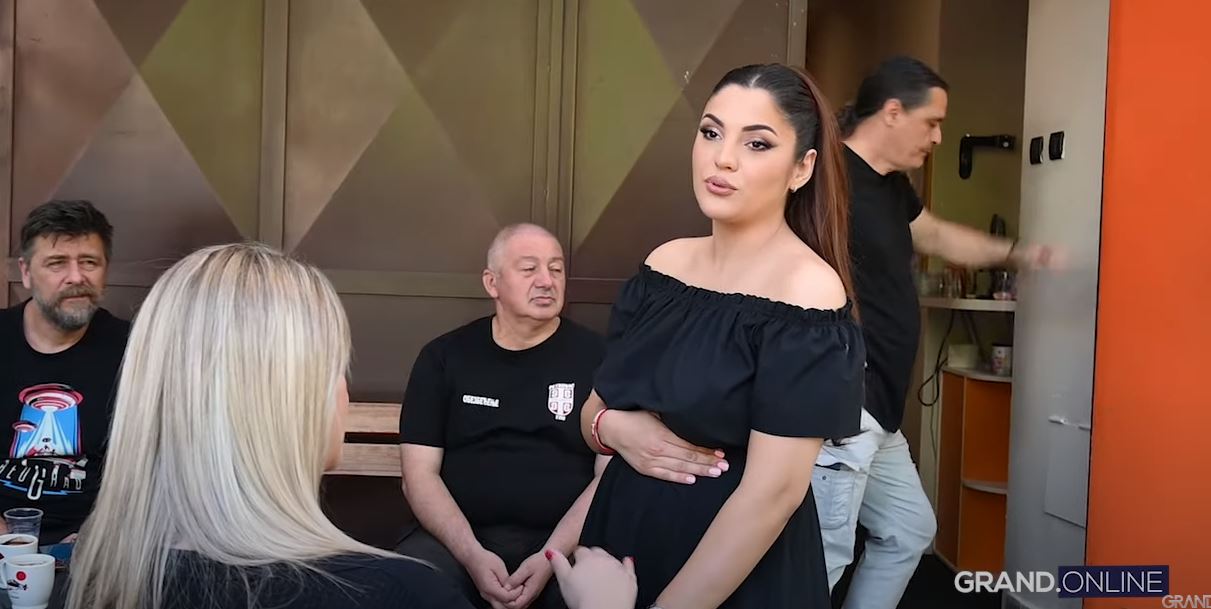 Nadica Ademov donela drastičnu odluku nakon saznanja da je trudna, suprug je podržao: " Ušla sam svesno u sve ovo" (VIDEO) 6 Capture 63