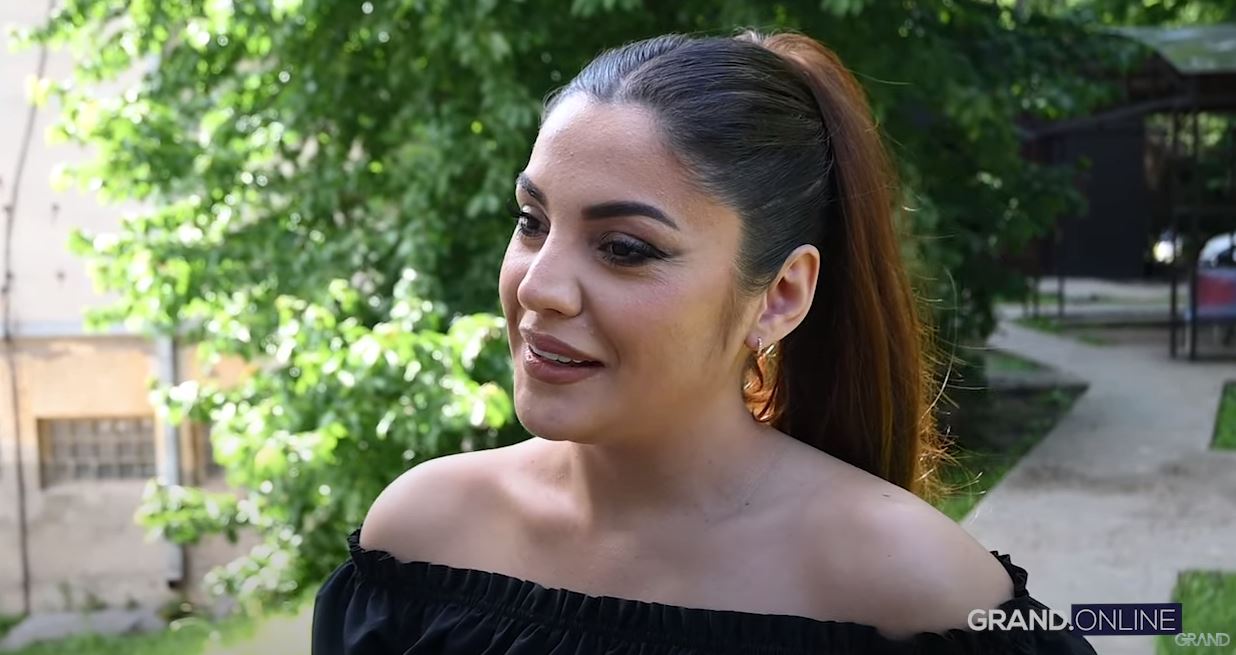 Nadica Ademov donela drastičnu odluku nakon saznanja da je trudna, suprug je podržao: " Ušla sam svesno u sve ovo" (VIDEO) 8 Capture 64
