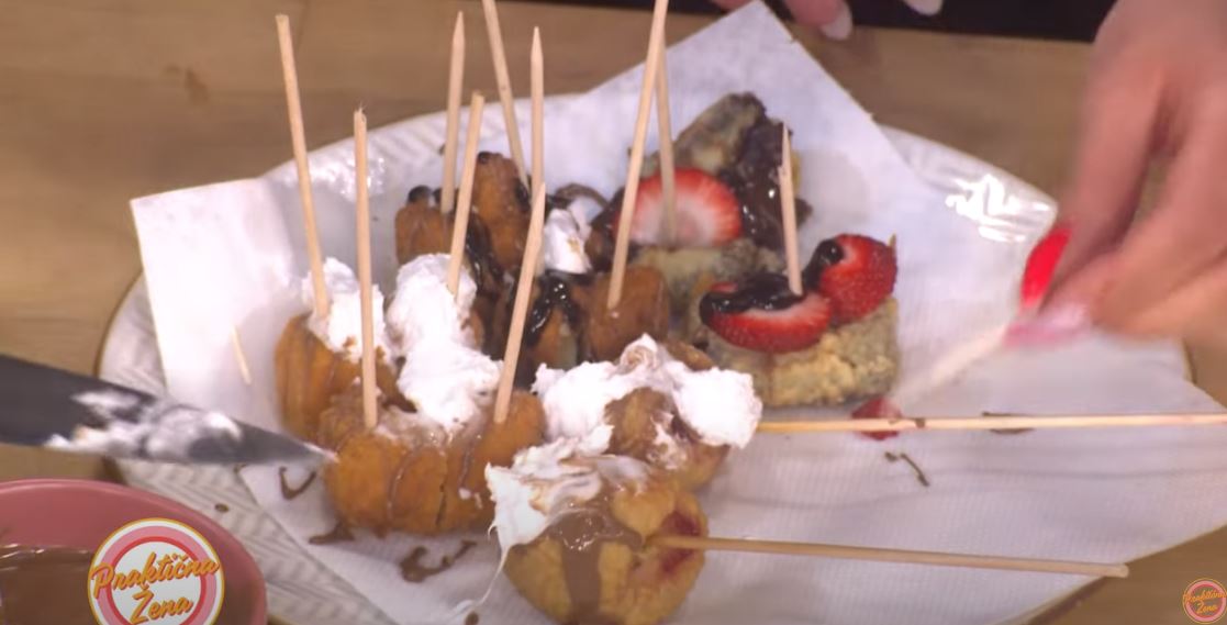 Ovo sigurno niste probali do sada: Pohovane jagode, banana i čokolada (VIDEO) 7 Capture 76