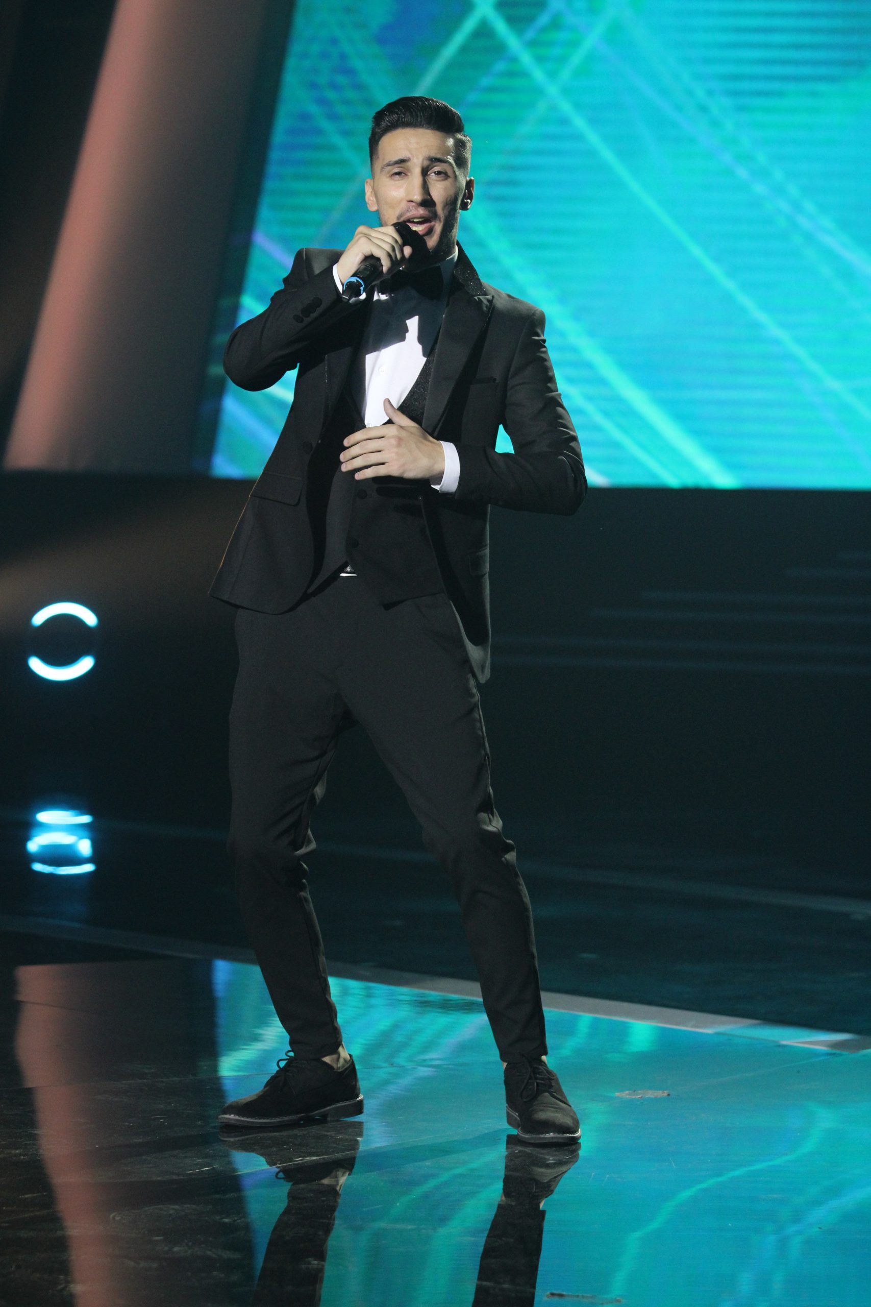 UŽIVO ZVEZDE GRANDA: Sanja i Voja otvorili muzički spektakl, 17 finalista se bori za pobedu 15 NEJAZ NEKI RAMCEVSKIok 8