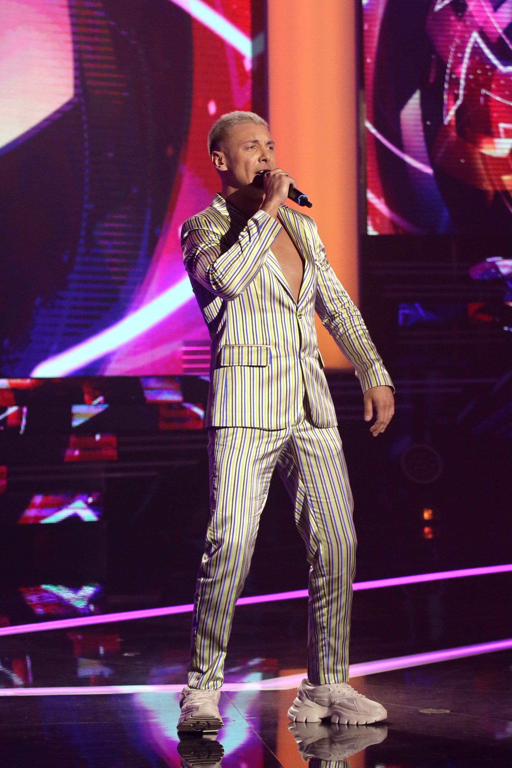 UŽIVO ZVEZDE GRANDA: Sanja i Voja otvorili muzički spektakl, 17 finalista se bori za pobedu 10 NENAD KOSTOV ok 1