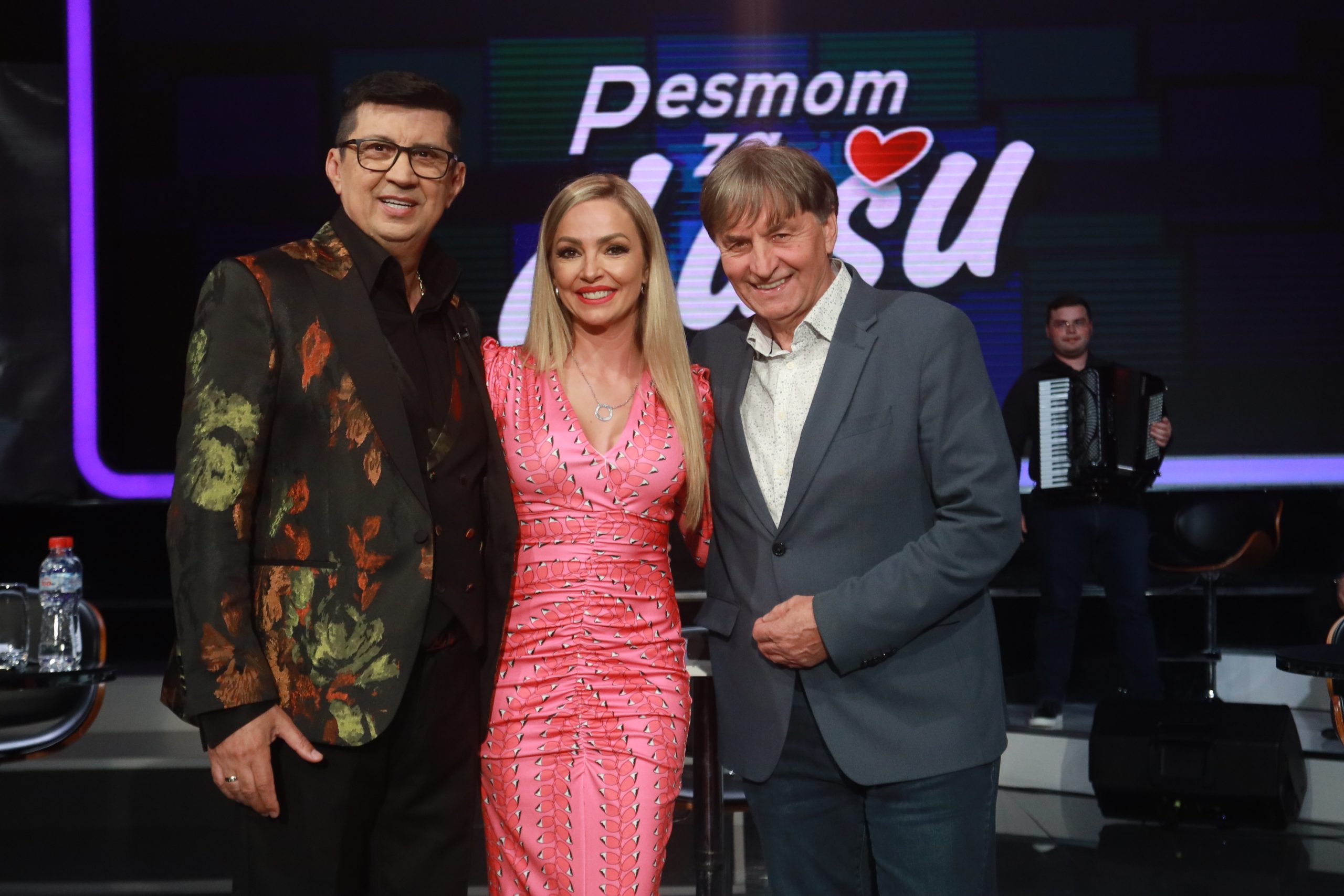 Ovakve pohvale još niko nije dobio, Ljuba Lukić očaran glasom zvezde Granda: "Kod nje se sve pogodilo" 6 PEJA JELENA G LJUBA L PZD SNIMANJE 08052023 FOTO MUNJA 13