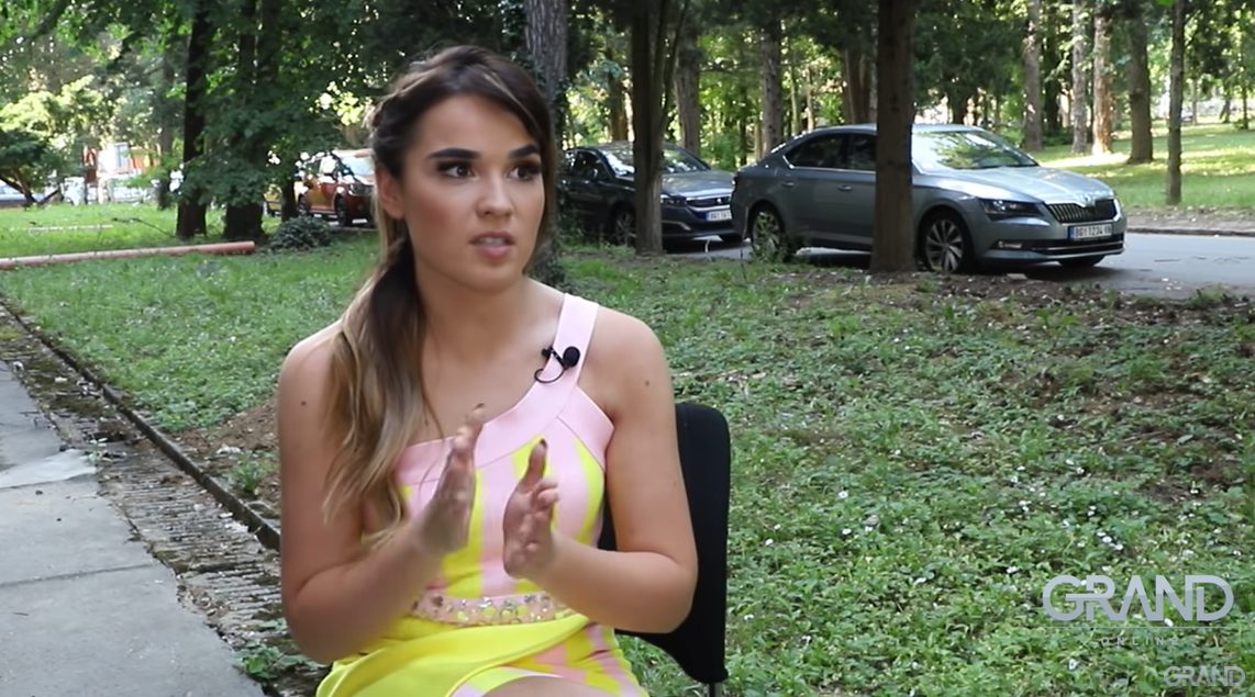 Zarađuje mnogo, a sela se ne odriče! Valentina Kuzmanović: "Vozim traktor i berem jagode" 7 Screenshot 2023 06 16 182319