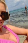 Anja Mit pokazala čime raspolaže: Uzak struk i bujne grudi mame uzdahe na plaži: "Blago tvom mužu" (VIDEO) 2 anja mit 4 1