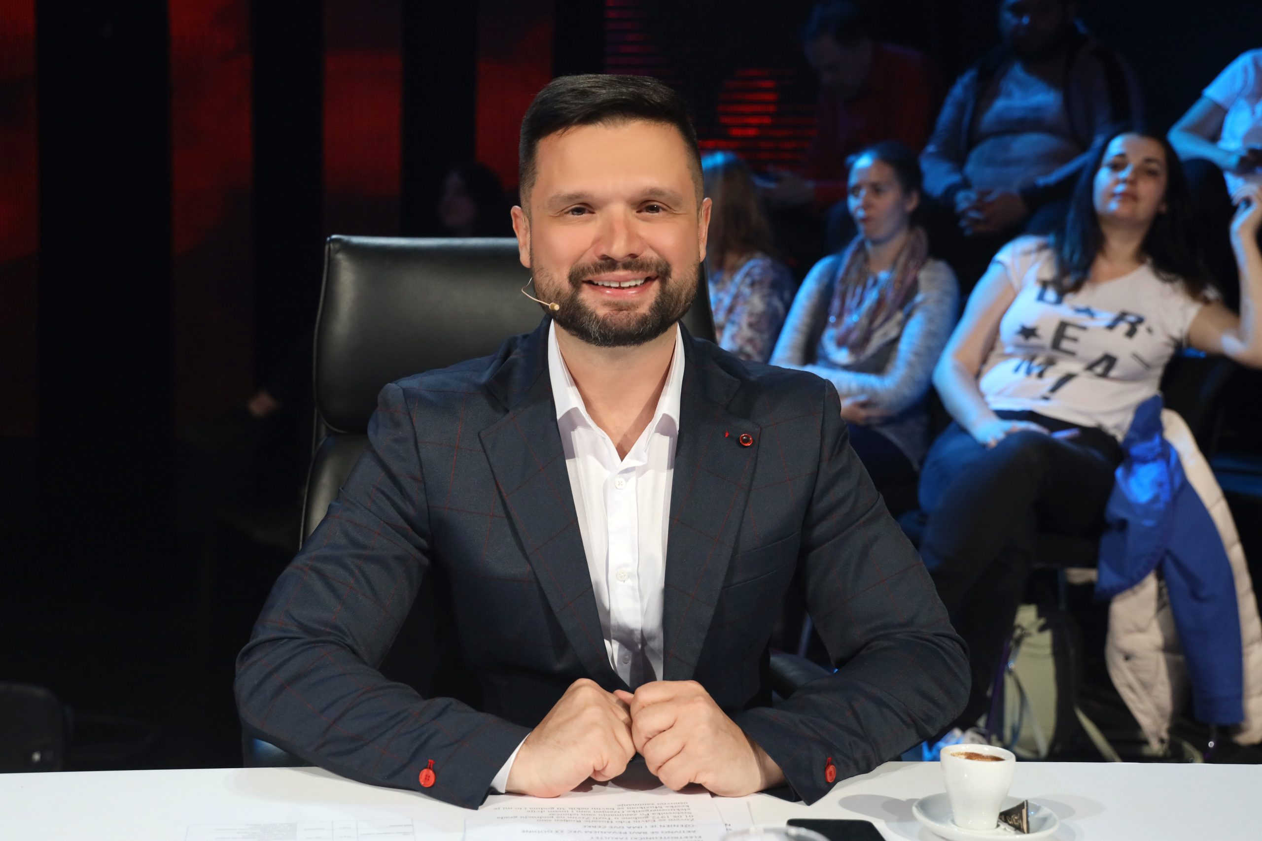 Oliver Kostić otkrio koji poznati pevač mu je venčani kum: "Ako se sretnemo u emisiji, pravićemo se da se ne poznajemo" (VIDEO) 7 dragi domic