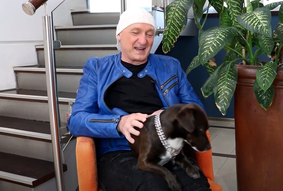 Miki Mećava otkrio ko u njegovoj kući vodi glavnu reč: "Jedva sam preživeo" (VIDEO) 7 miki mecava
