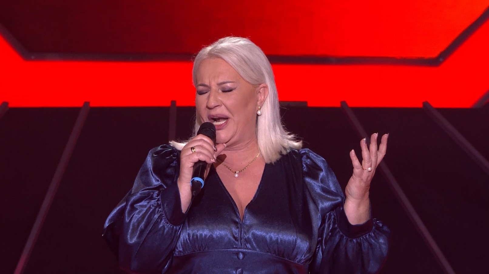 "Dođi da te ljubim!" Miglena Nikolova šokirala priznanjem da je bila zaljubljena u Željka Samardžića, pevač odmah reagovao (VIDEO) 11 promo8