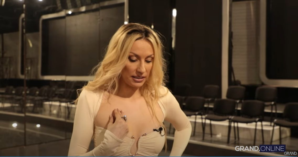 "Bilo je turbulentno", Rada Manojlović ogolila dušu o ljubavnom životu: "Nije mi problem da ga presretnem" (VIDEO) 5 rada m
