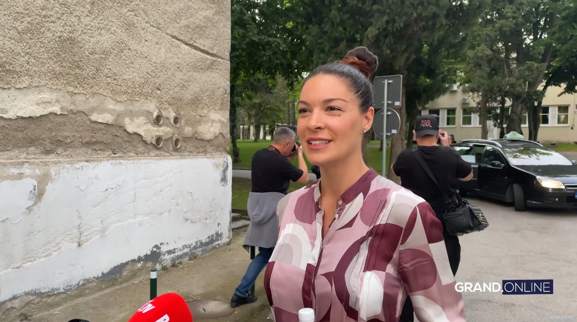 Sanja Kužet pred finale "Zvezda Granda" ispratila sina na maturu: "Došao je i taj trenutak, posebno sam radosna" (VIDEO) 7 sanja kuzet1