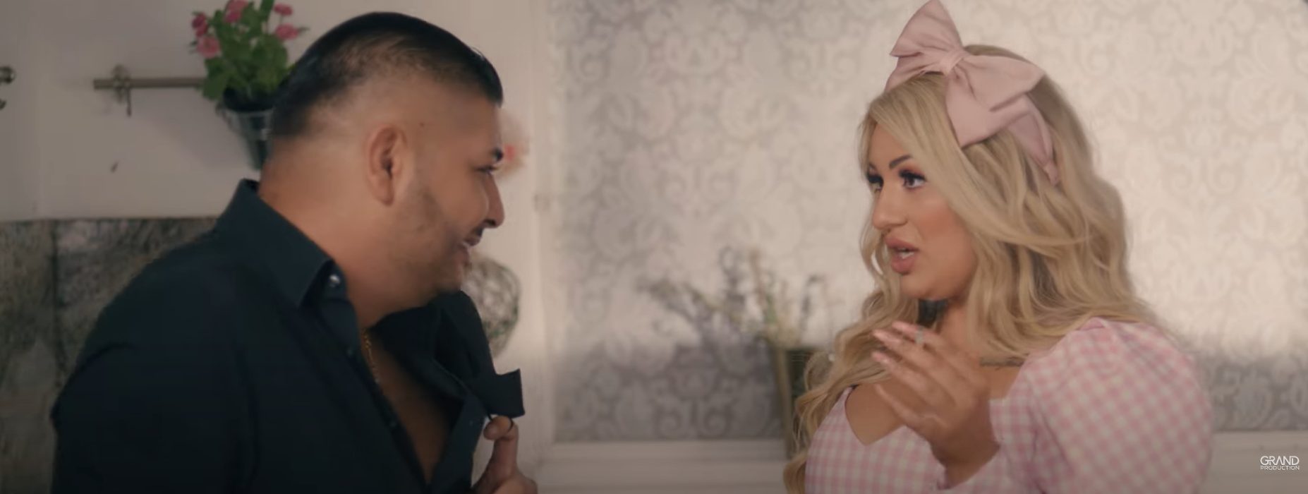 "Bogata sirotinjo, ala si se opio": Tijana Burić snimila HIT KAO VRATA (VIDEO) 6 tttt