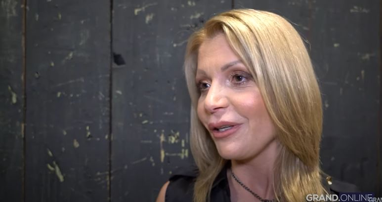 "Večeras sam sama, Nenad treba da bude tu pored mene", Nathalie Prijović se slomila pred kamerama nakon porodične tragedije (VIDEO) 8 Capture 35