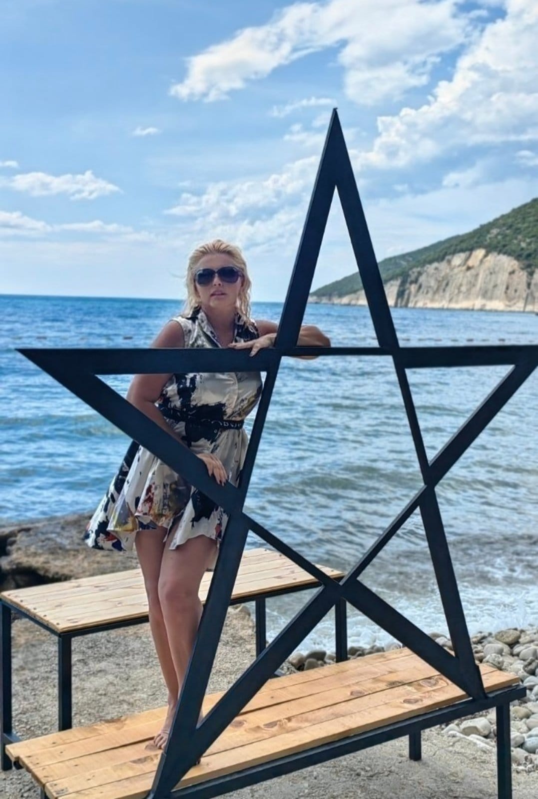 Gazi šestu deceniju, a izgleda kao bomba: Anči Dabetić napravila pravu pometnju na plaži (FOTO) 5 IMG 20230721 WA0004