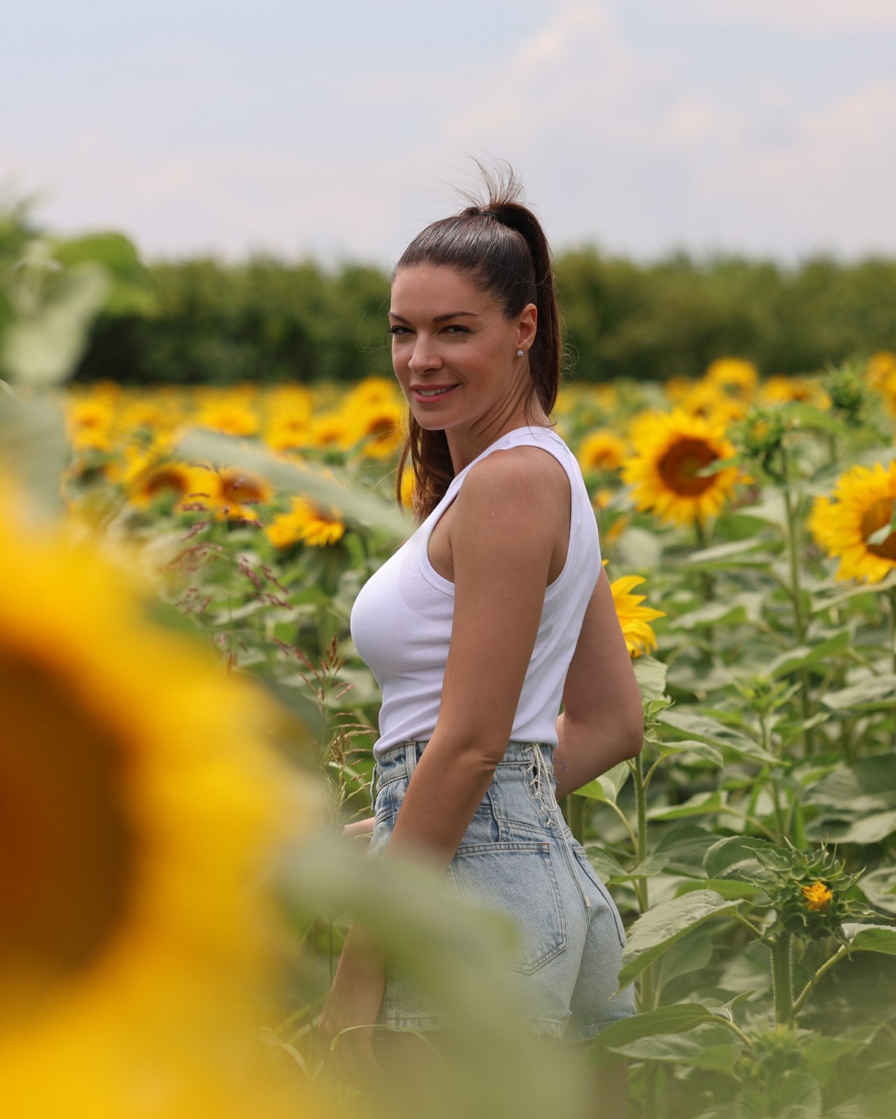 IMG 297f35a6ba092fb1a09fe116fd506489 V