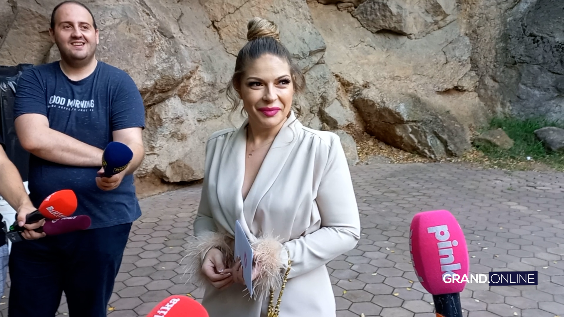 "Prećutno smo se sviđali jedno drugom", Vanja Mijatović progovorila o svojoj najvećoj ljubavi (VIDEO) 8 Tamara Milutinovic Hajde da zazmurimo Official Video 2017.01 15 39 23.Still003