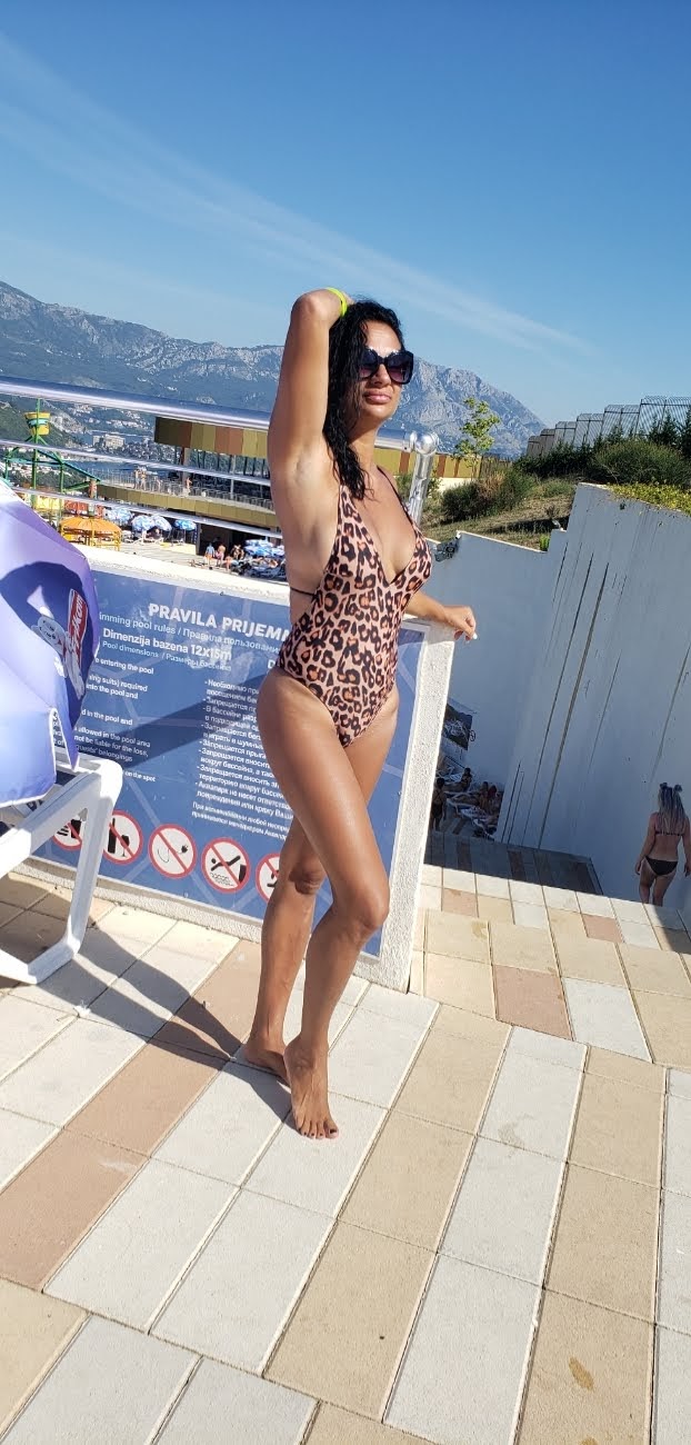 Paparazzo na moru: Veteranka se skinula, pa na plaži napravila reviju i pometnju (FOTO) 7 d619a345 33b1 4e5b b5fe 3f9c57c8af63