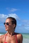 Može li provokativnije? Milica Dabović na plaži opet provocira, grudi prekrila samo srcima (FOTO) 4 milica dabovic insta