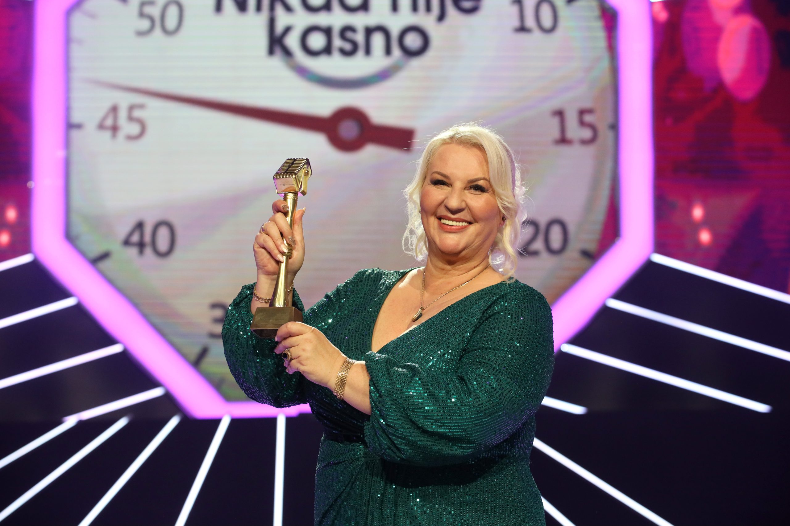 Slavlje u domu Sabine Kaltak: Pobednica preplavljena emocijama: "Jedina moja" (FOTO) 5 sabina kaltak finale nnk ok foto munja