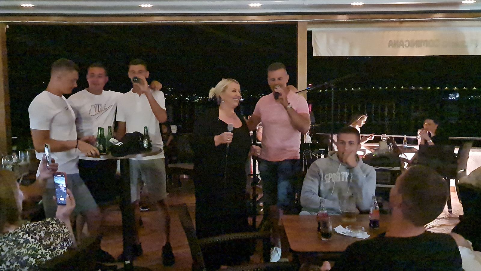 Lavina emocija na obali mora: Dejan Drašković i Sabina Kaltak ukrstili glasove, publika pala u sevdah (VIDEO) 7 IMG 517a26be4867737b438af6c0a926ca0b V