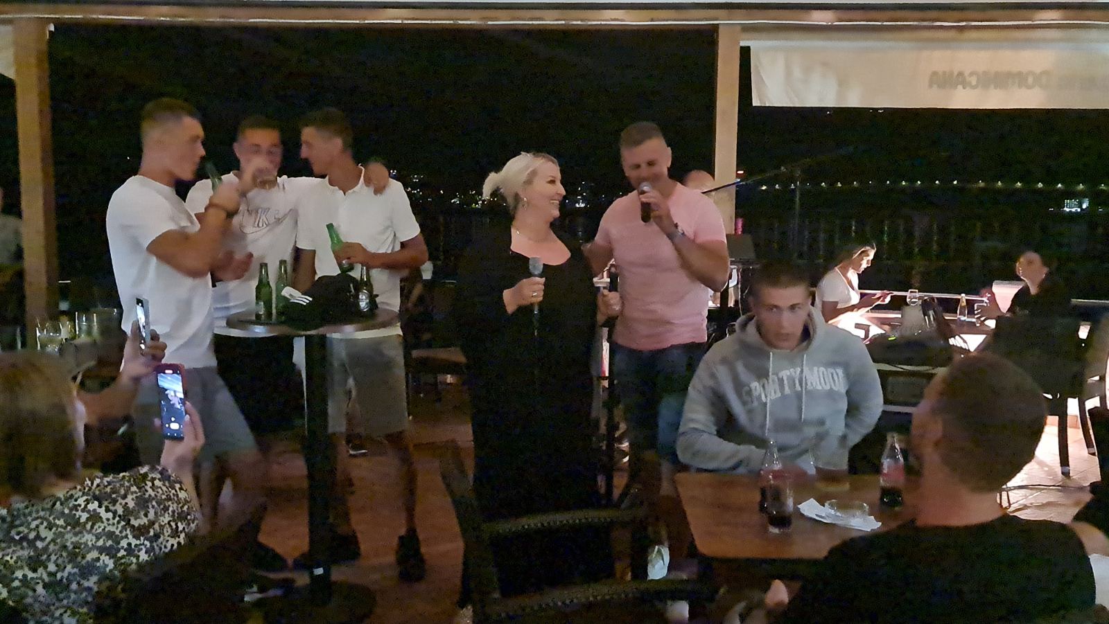 Lavina emocija na obali mora: Dejan Drašković i Sabina Kaltak ukrstili glasove, publika pala u sevdah (VIDEO) 9 IMG 9442963aefaa393495f70210ed7e29cf V