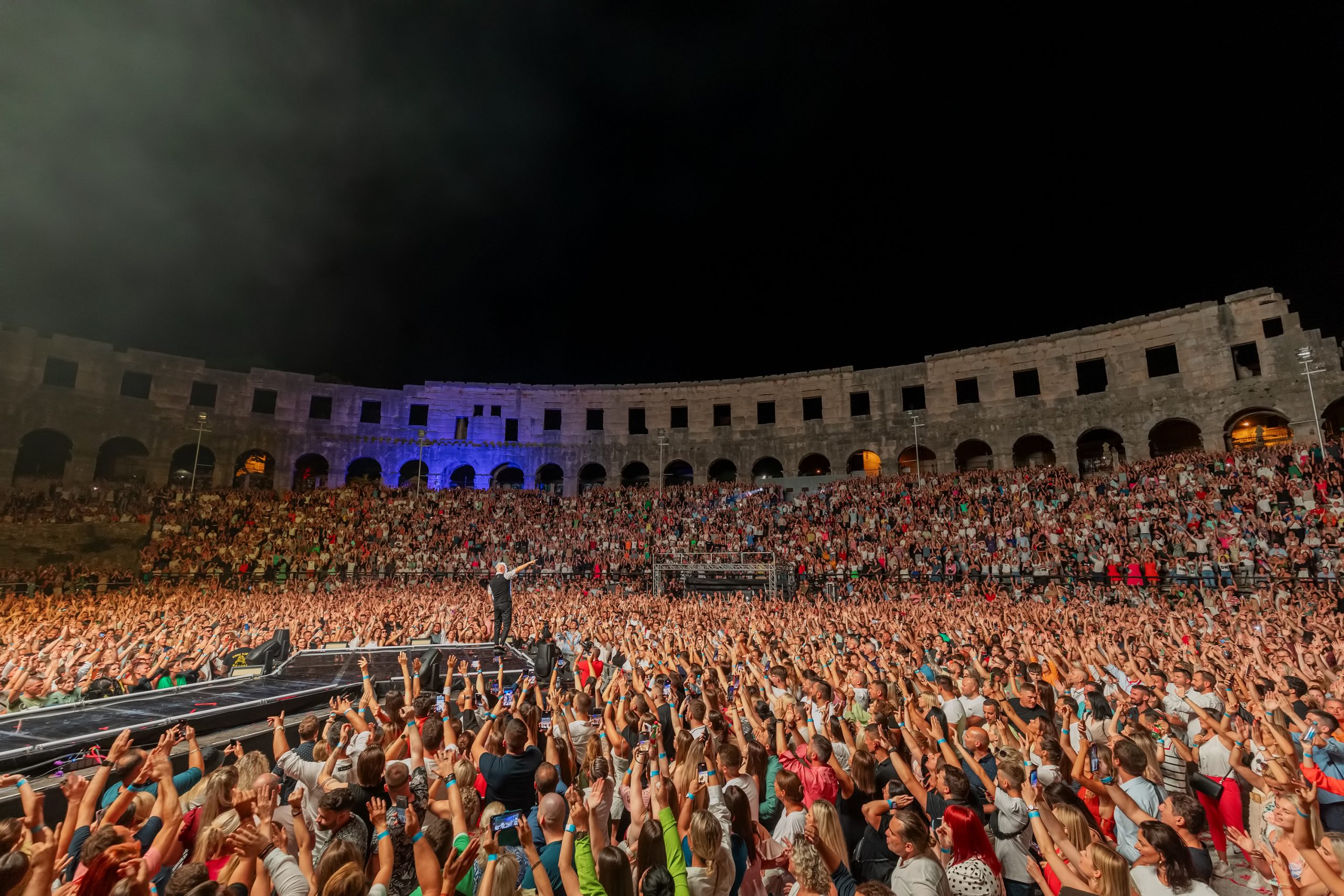 Magična noć u pulskoj Areni: Dino Merlin pokazao zašto je ovo bio najiščekivaniji koncert na Jadranu 7 IMG 1009