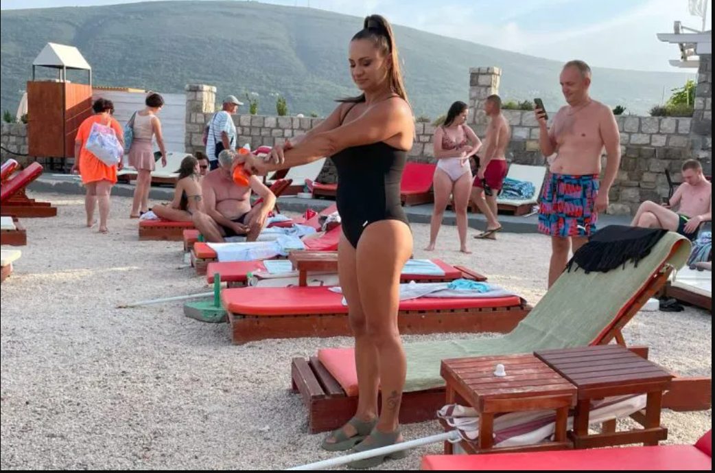 "On čuva decu dok ja pevam", Jelena Mudronja progovorila o suprugu i ljubomori u braku: "Nismo tipični Crnogorci" (VIDEO) 7 mudronja jelena plaz